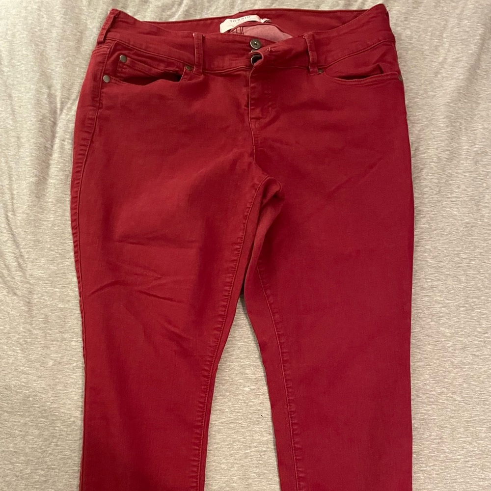 Zinfandel colored torrid jegging. Worn a few times but in great shape